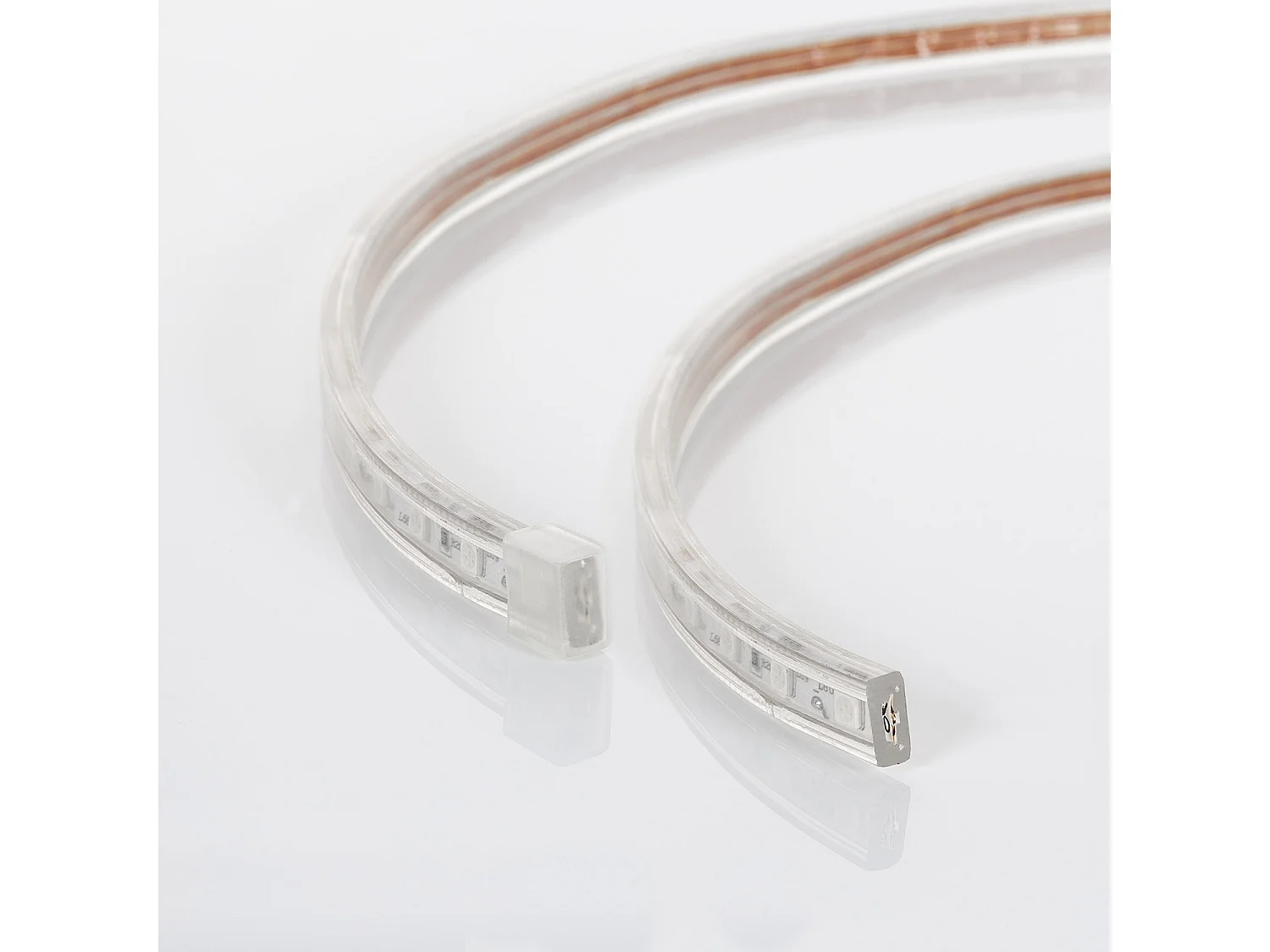 Striscia LED RGB 220V SMD 60 LED/m 10W/m Larga 16mm IP65 Taglio 100cm con Telecomando IR 3 m