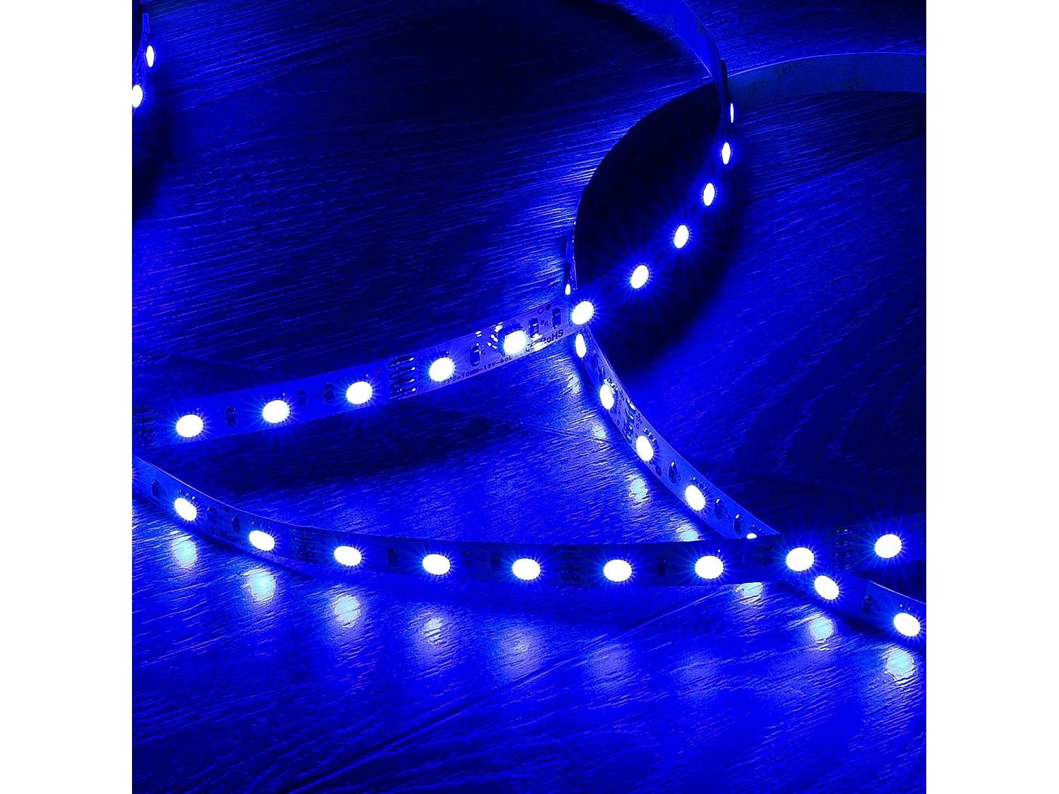 Ruban LED 12V RGB SMD 60 LED/m 5m 9W/m Largeur 10mm Coupe 5cm IP20 RGB