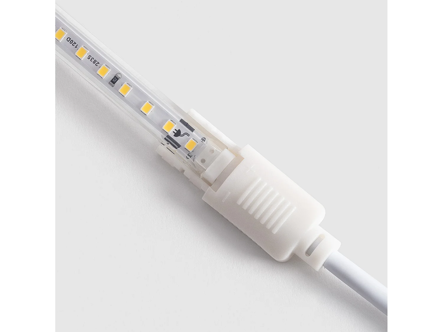 Tira LED Regulable 220V SMD 120 LED/m Blanco Cálido 8.5W/m 850lm/m Ancho 12mm Corte 20cm IP65 a Medida 15 m
