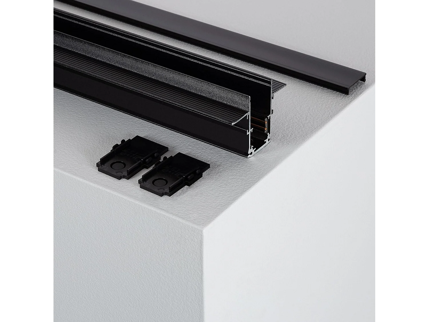 Rail Magnétique 20mm Encastrée 48V 2m Noir