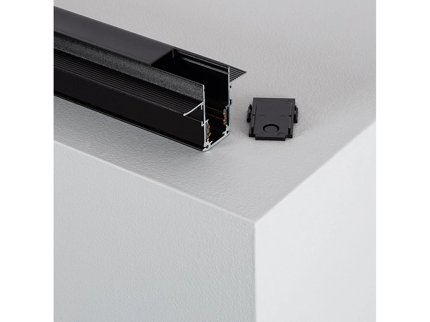 Rail Magnétique 20mm Encastrée 48V 2m Noir