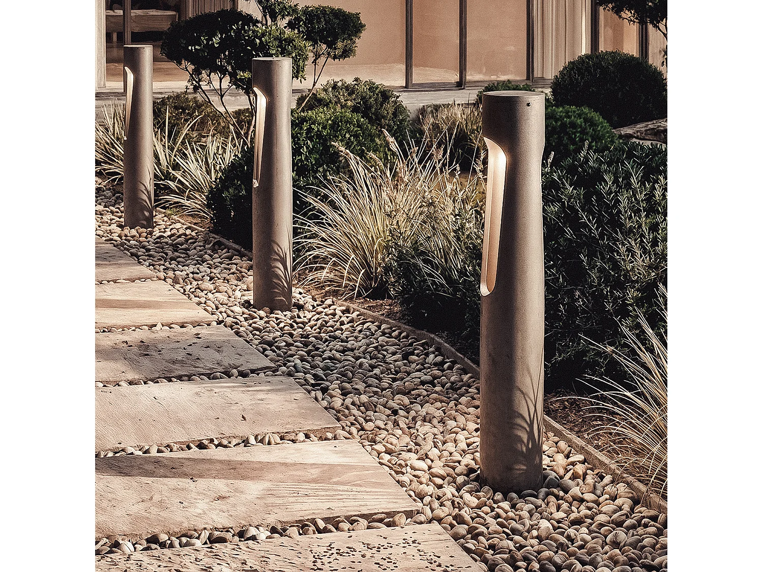 Balise Extérieure LED 8W sur Pied 60cm en Saillie Dago Anthracite