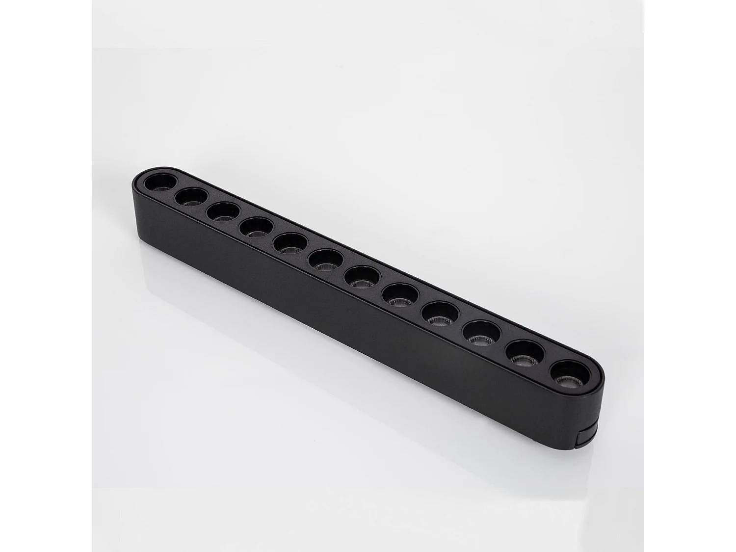 Spot Linéaire LED sur Rail Magnétique 25mm Extra-Plat 12W 48V Noir Grid 222mm 2700K Blanc chaud