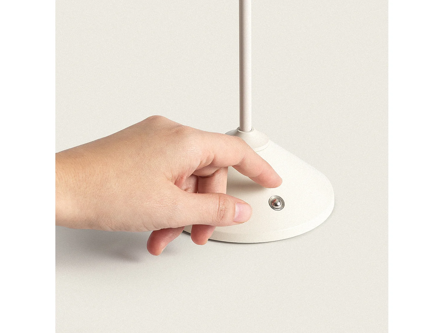 Lampada da Tavolo LED 3W Portatile Metallo con Batteria USB Ricaricabile Denwa Beige