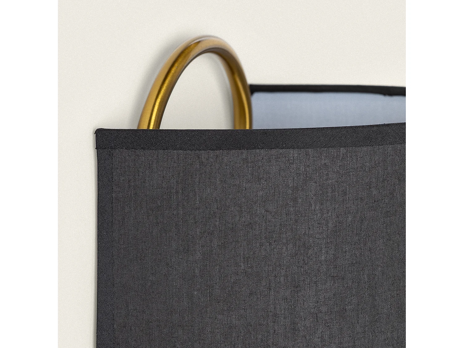 Lampada da Parete Metallo e Tessuto Olivia Nero