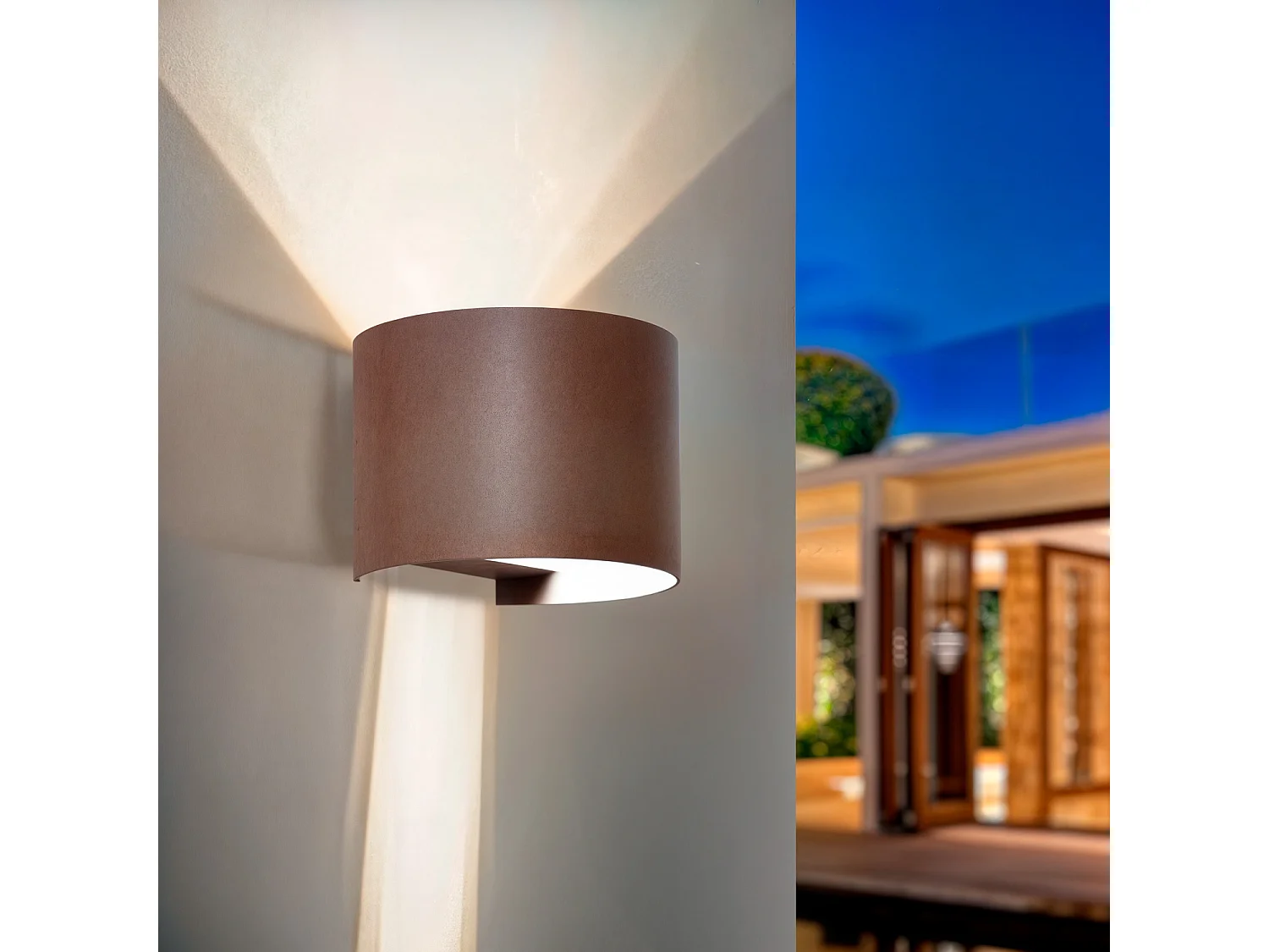 Applique da Parete per Esterno LED 10W Alluminio Illuminazione Doppia Luce CCT Selezionabile Iridix Round Ossido