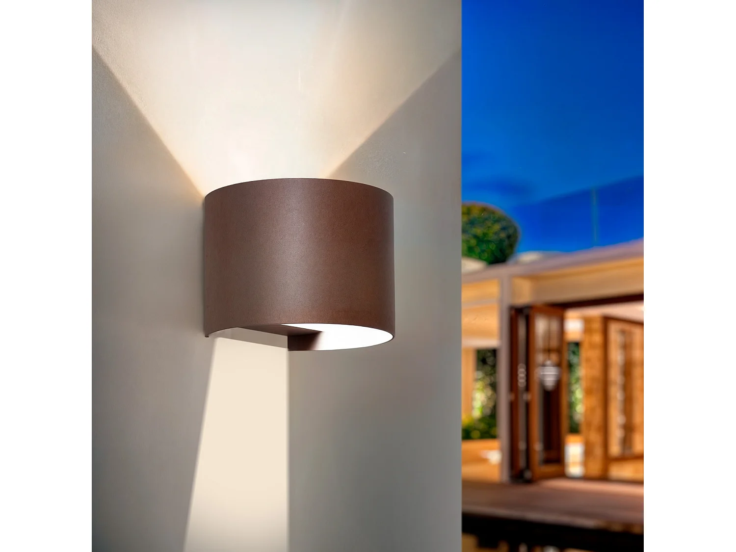 Applique da Parete per Esterno LED 10W Alluminio Illuminazione Doppia Luce CCT Selezionabile Iridix Round Ossido