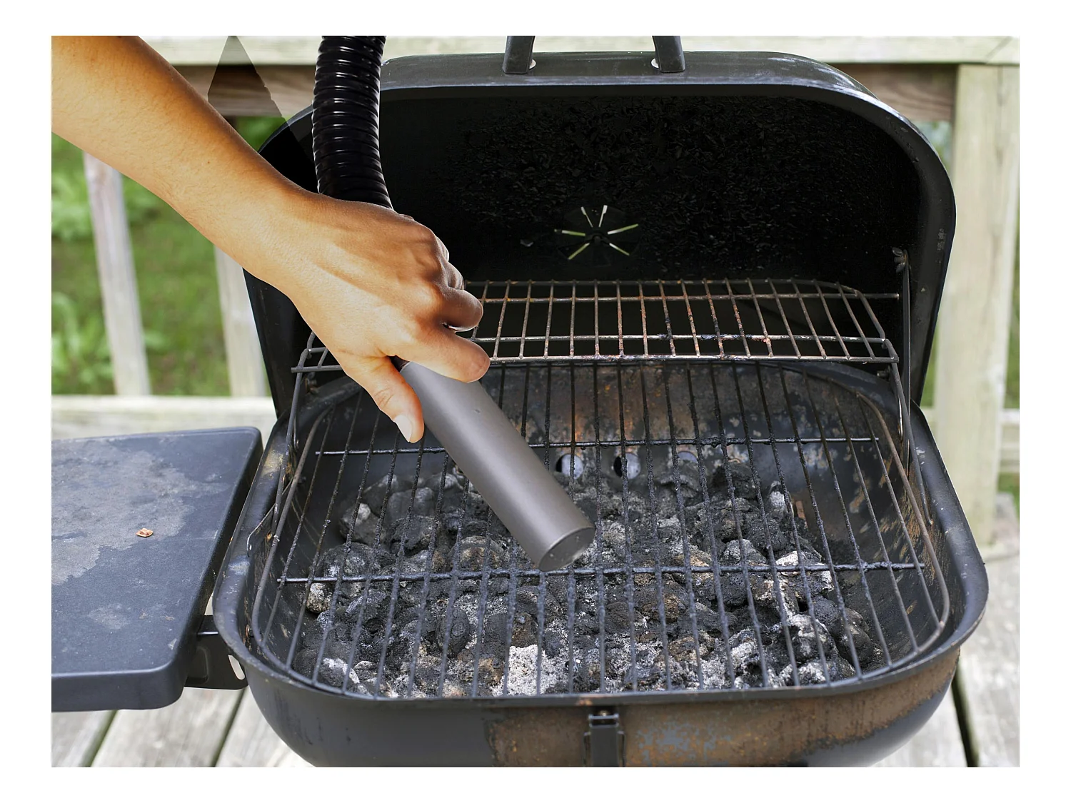 Aspiratore di cenere da 1200W per stufe e caminetti con serbatoio da 20L e ruote