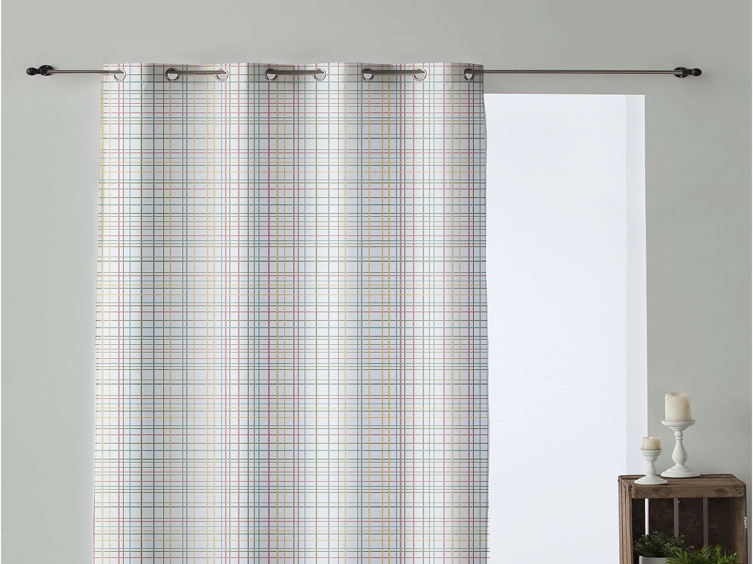 Cortina 100% algodón estampado con líneas geométricas multicolores