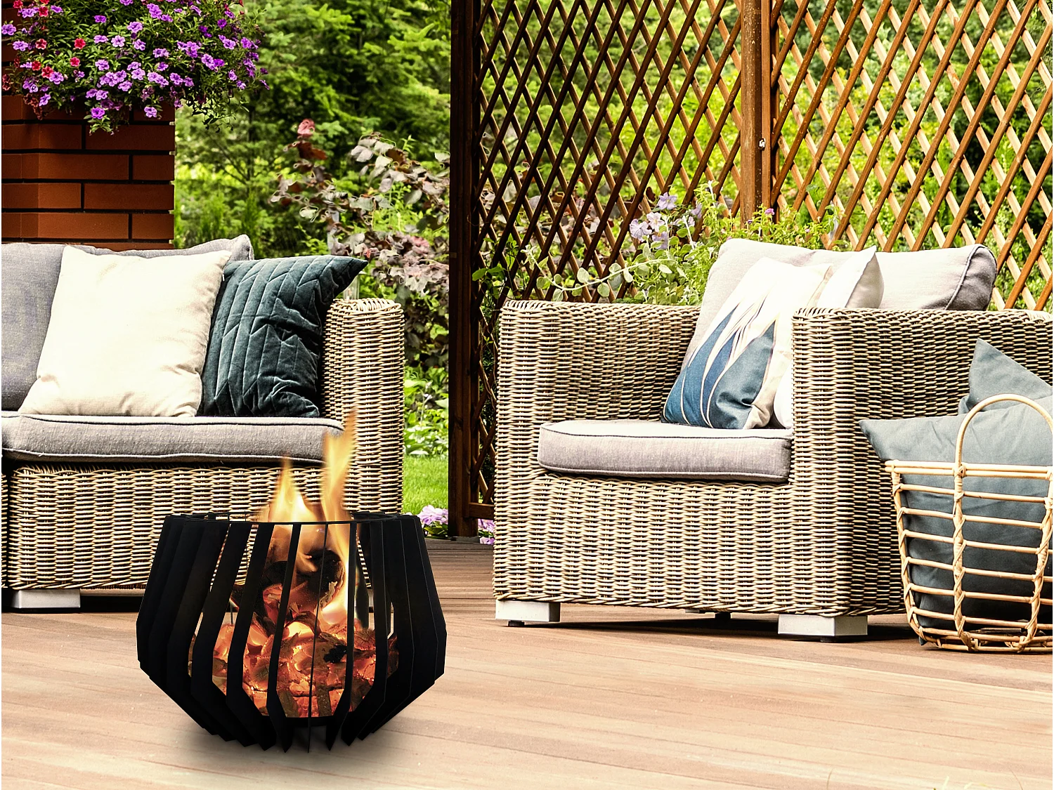 Brasero exterior de diseño bohemio en acero negro