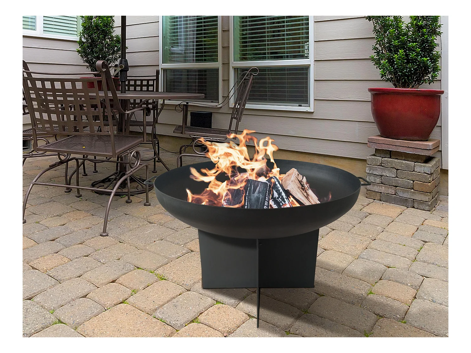 Brasero de jardin circulaire en acier noir
