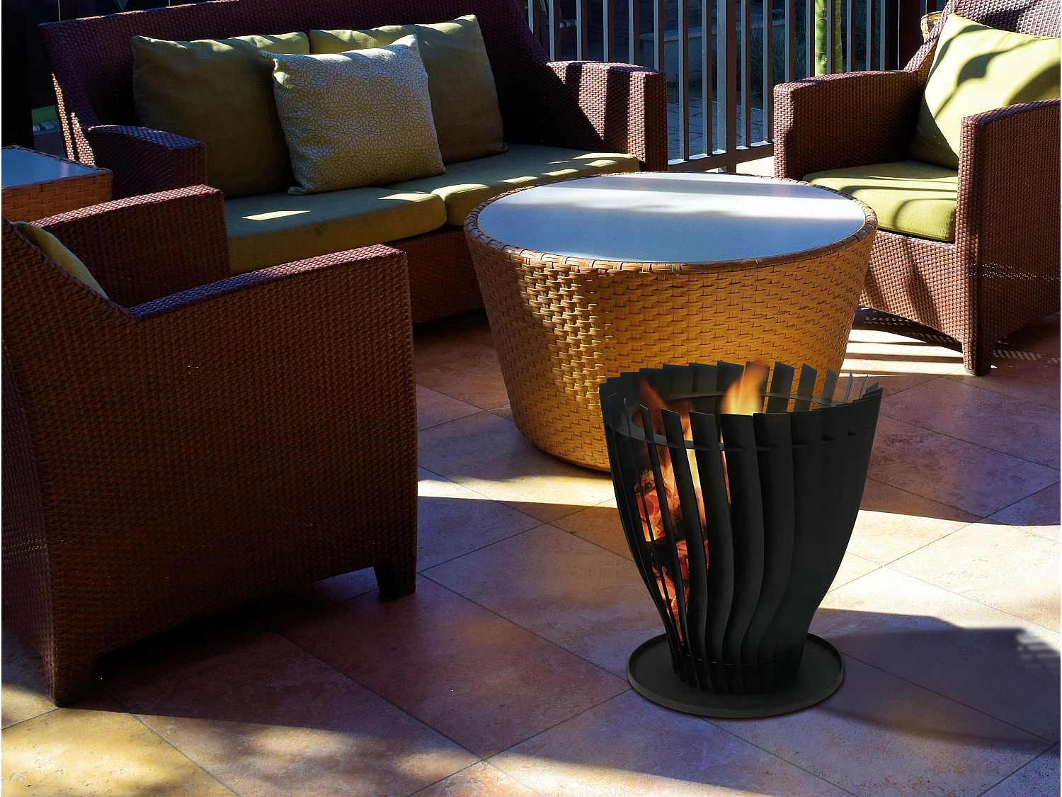 Brasero de jardin circulaire en acier inoxydable noir