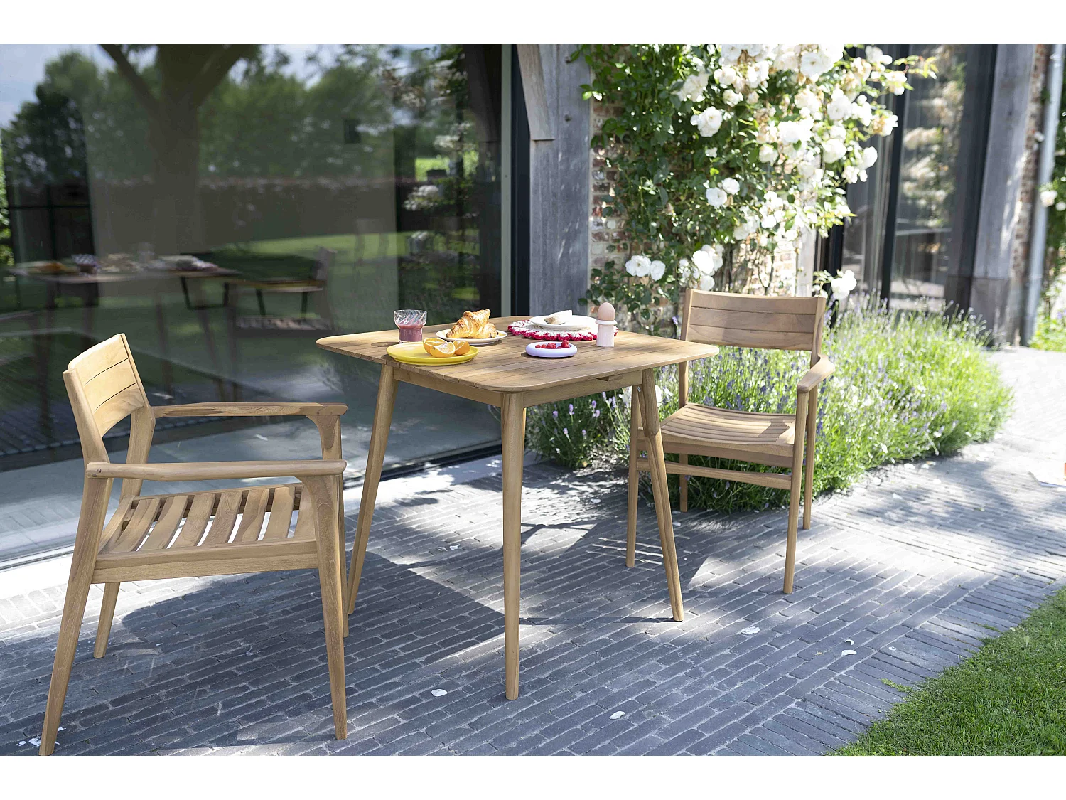 Tavolo quadrato da giardino in legno massello di teak per 2/4 persone