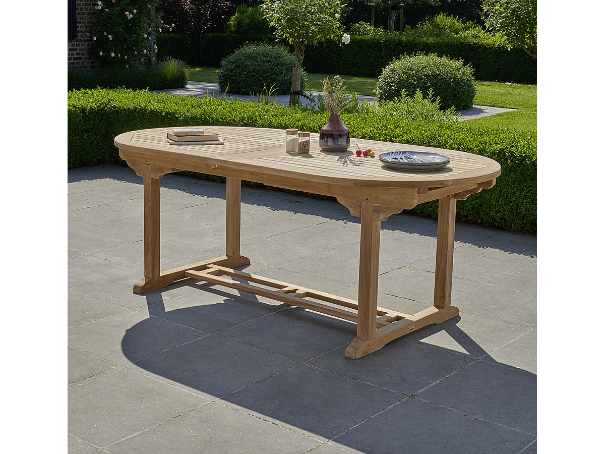 Table de jardin en teck massif extensible ovale 10/12 places
