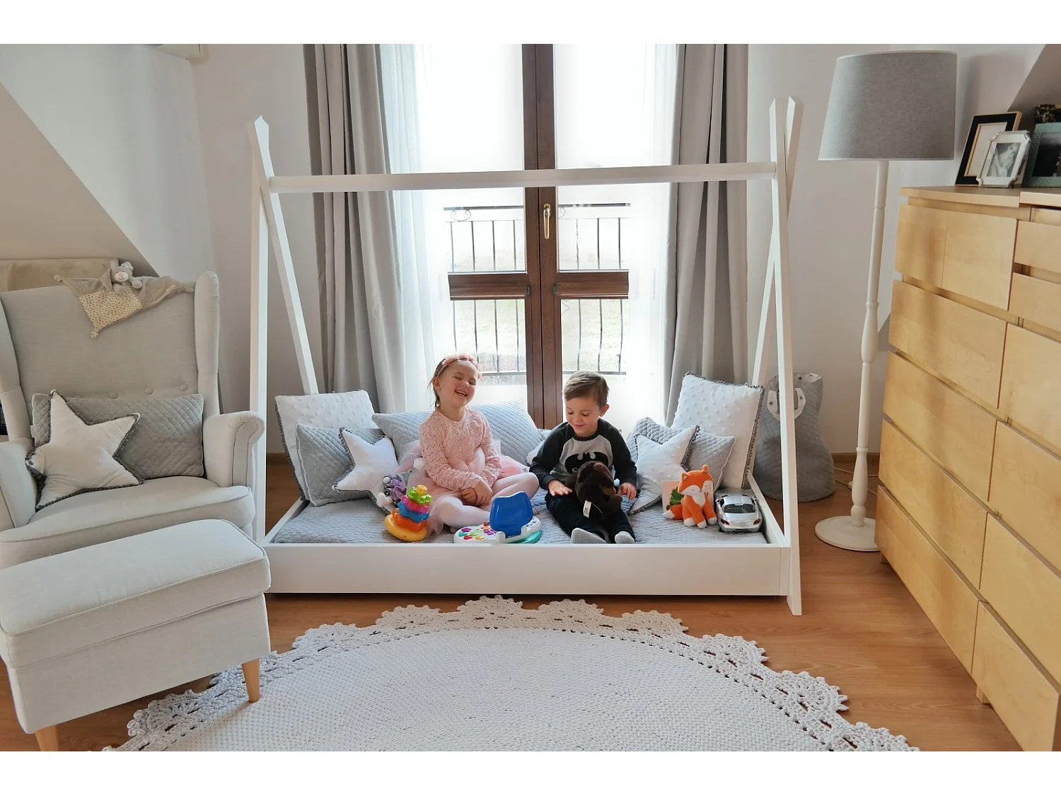 Lit pour enfant Maison 2-en-1 Tente Cabane en Bois Naturel (160x80 cm) Avec matelas eco : Aventures Ludiques et Repos Douillet - Blanc