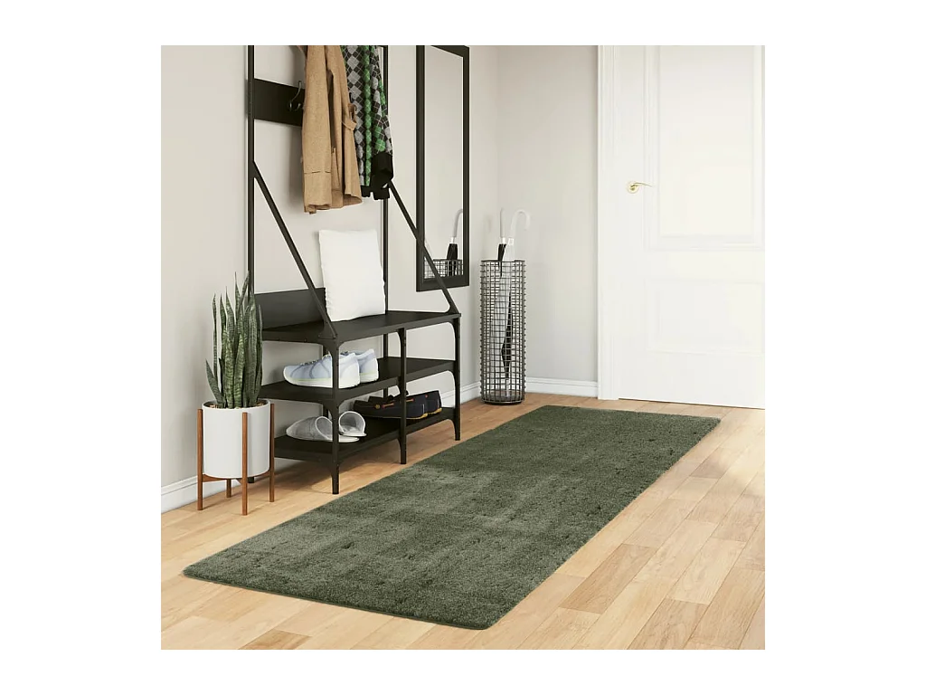 Tapis HUARTE à poils courts doux et lavable vert forêt 80x250cm QBH40021