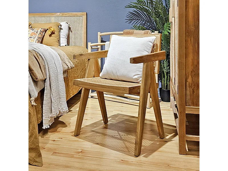 Fauteuil lounge en bois massif avec cannage en rotin - BRUNO