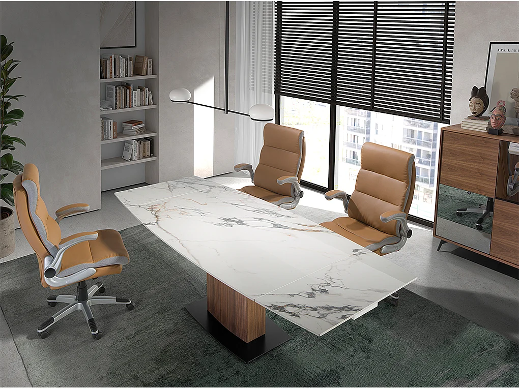 Brązowe obrotowe krzesło biurowe ze sztucznej skóry