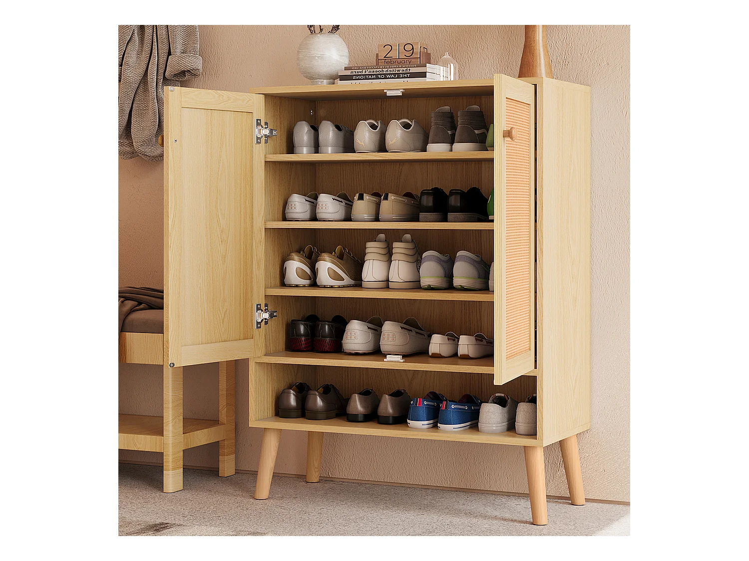 Meuble à chaussures 2 portes et 5 étagères - Bois massif - avec poignées et pieds en bois - Coloris naturel