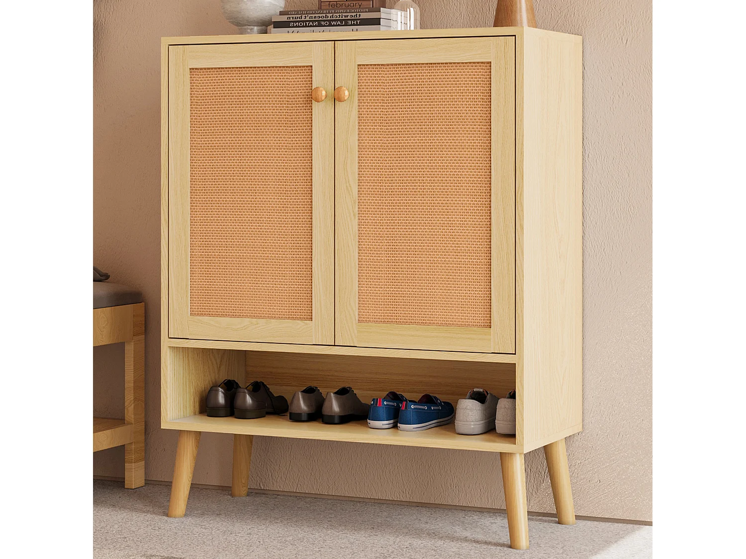 Meuble à chaussures 2 portes et 5 étagères - Bois massif - avec poignées et pieds en bois - Coloris naturel