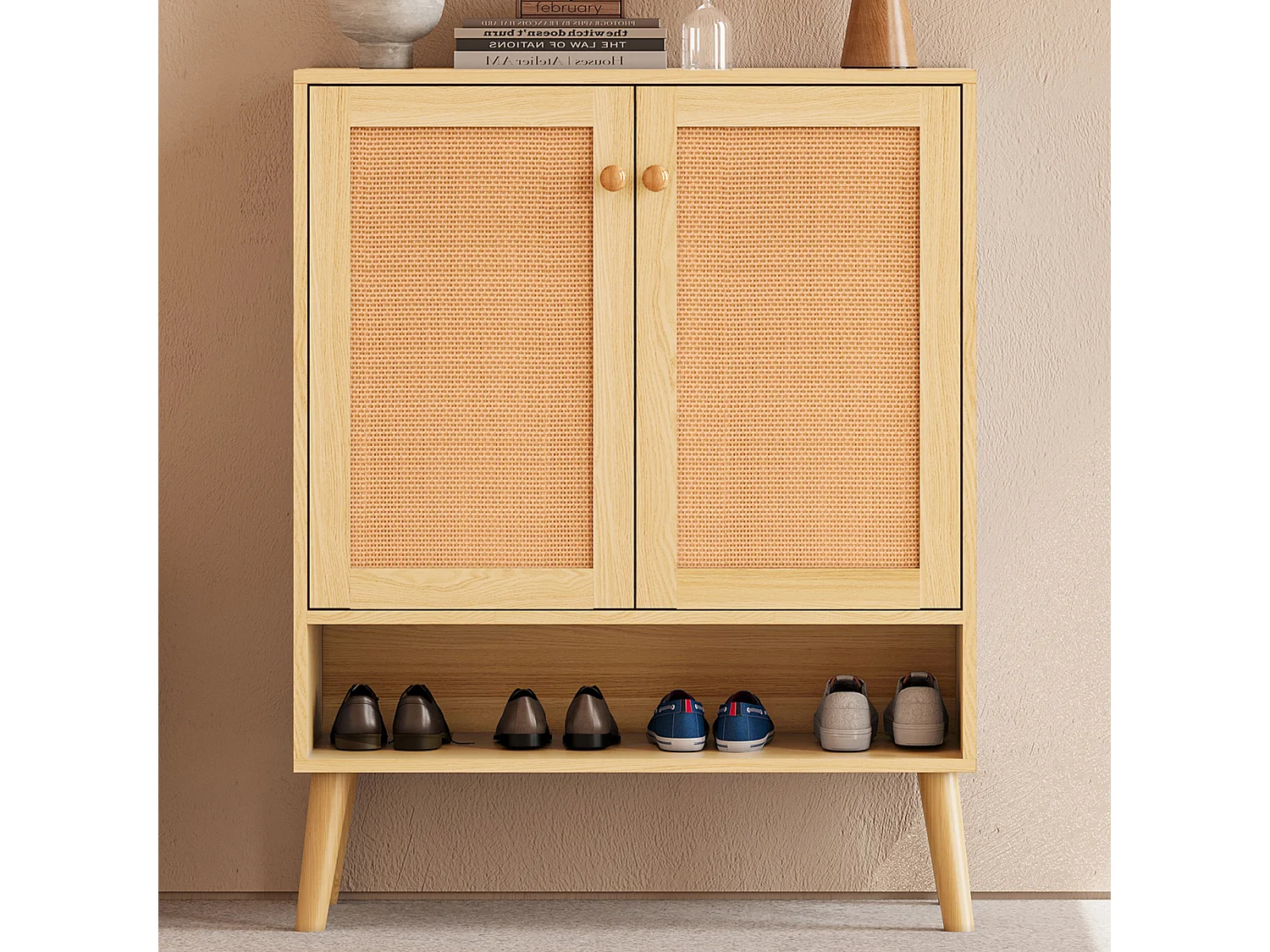 Meuble à chaussures 2 portes et 5 étagères - Bois massif - avec poignées et pieds en bois - Coloris naturel