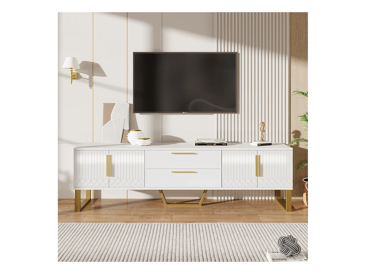 Meuble TV brillant avec 4 portes et 2 tiroirs, bois MDF, poignées et pieds dorés, style moderne, blanc