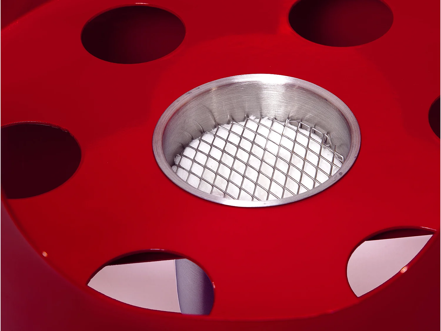 Ethanol barbecue 0,5L in rood staal en ronde ijzeren plaat