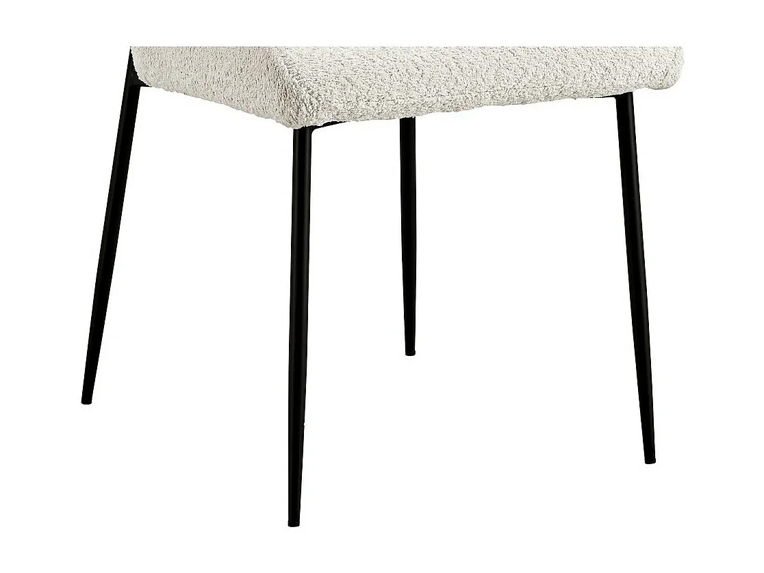 Stoel met Bouclé bekleding voor eetkamer in de kleur Ecru. Collectie LISE