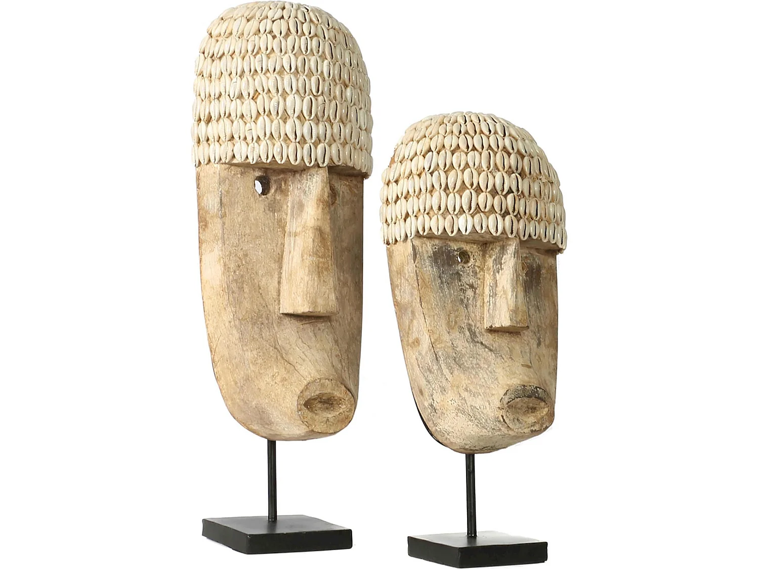 Masque cauri ethnique sur pied en bois