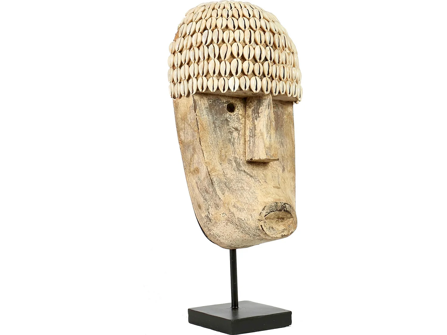 Masque cauri ethnique sur pied en bois