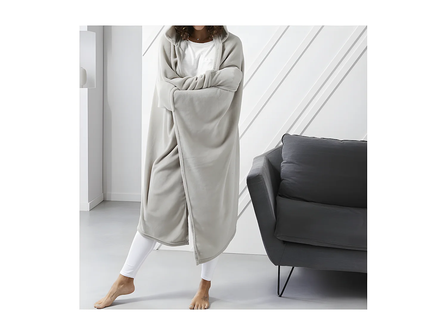 Couverture Plaid TV Polaire avec Manches et Capuche 165x115cm