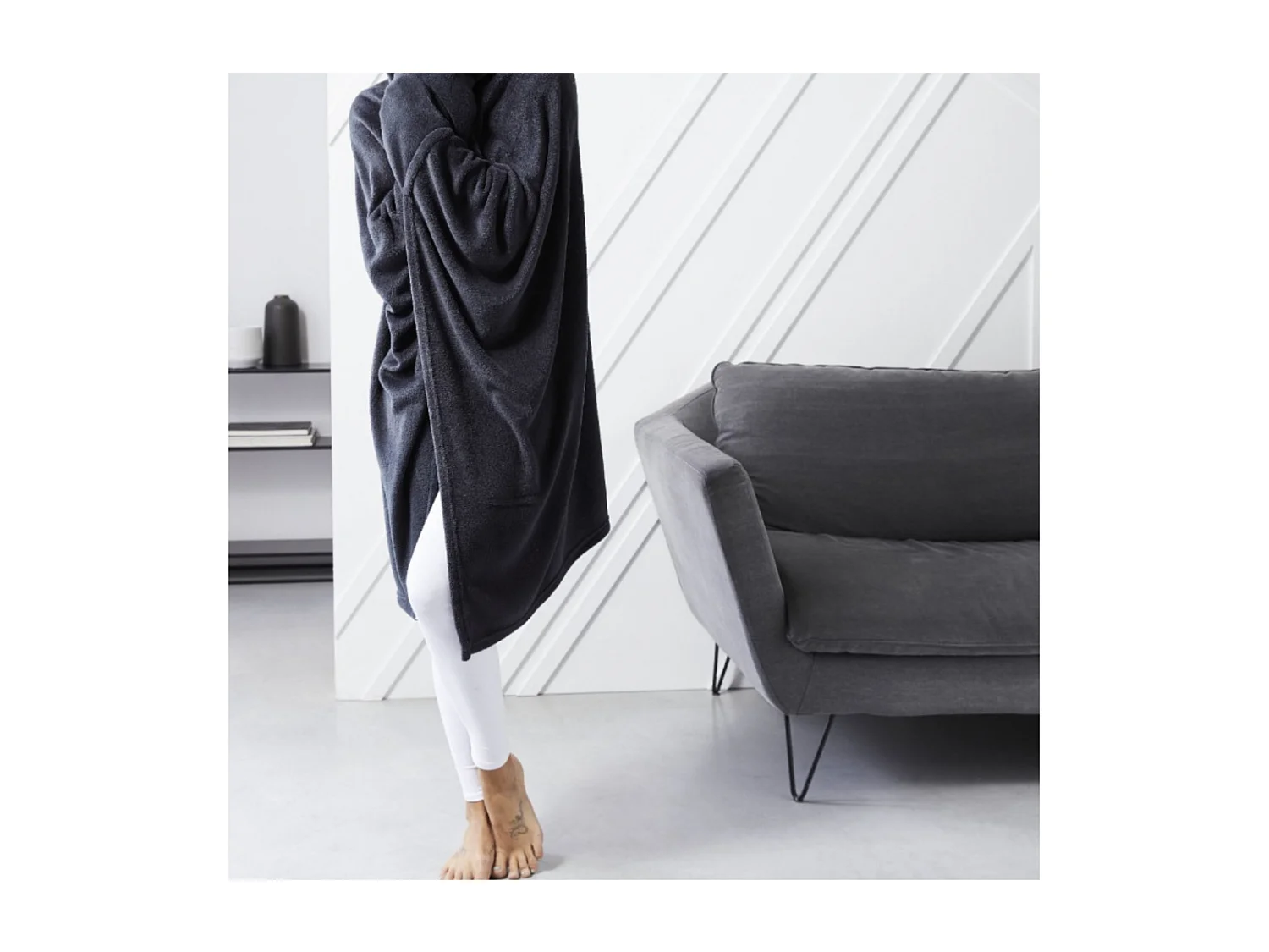 Fleece deken met mouwen en capuchon antraciet 165 x 115 cm