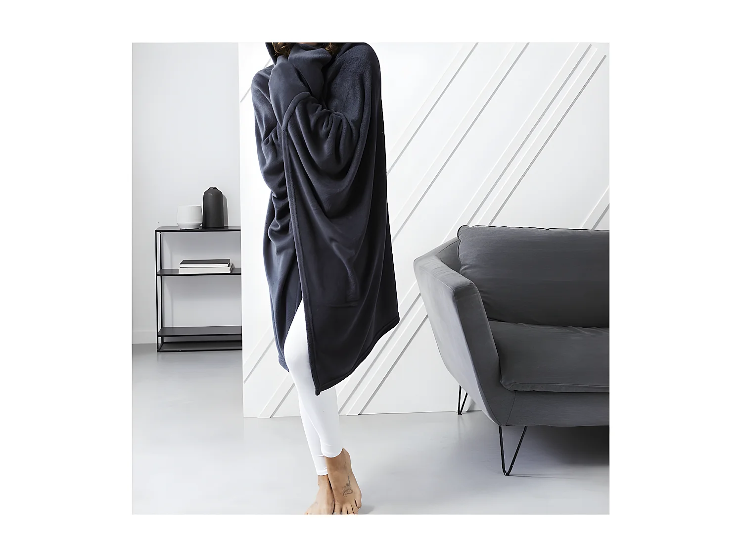 Fleece deken met mouwen en capuchon antraciet 165 x 115 cm