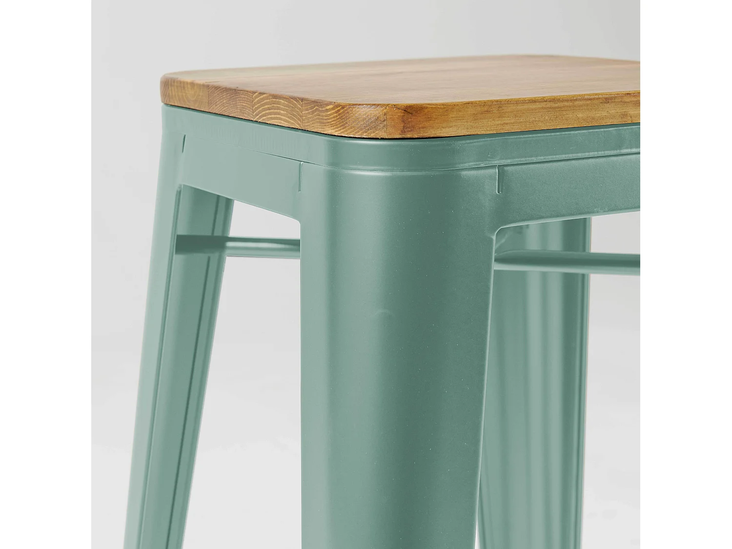 Lot de 4 tabourets de bar en métal mat vert gris et bois