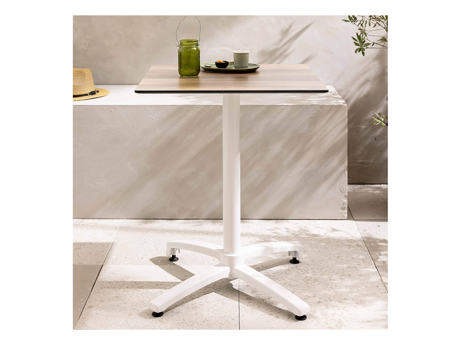 Table de terrasse 60 x 60 cm inclinable stratifié chêne foncé