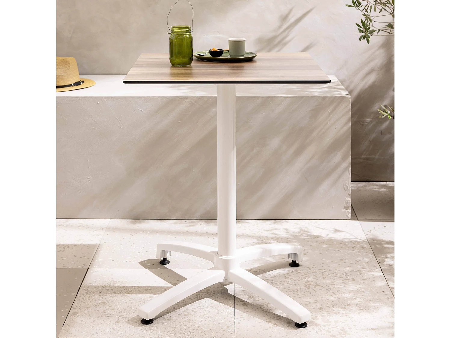 Table de terrasse 60 x 60 cm inclinable stratifié chêne foncé