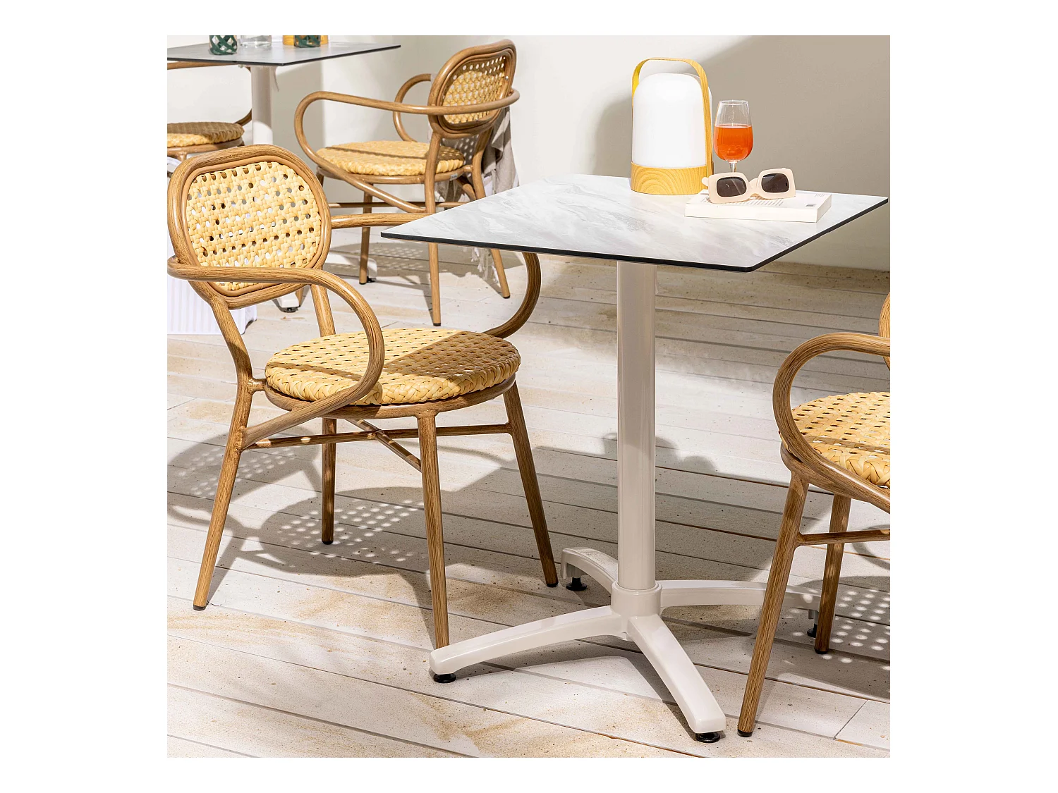 Table de terrasse 60 x 60 cm inclinable stratifié marbre