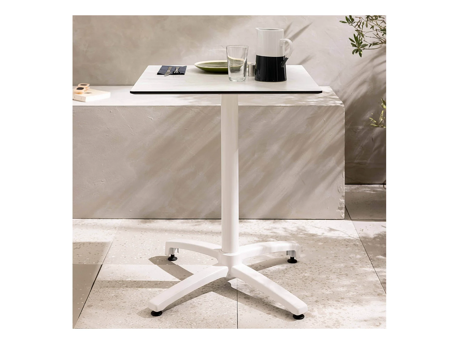 Table de terrasse 60 x 60 cm inclinable stratifié béton gris clair