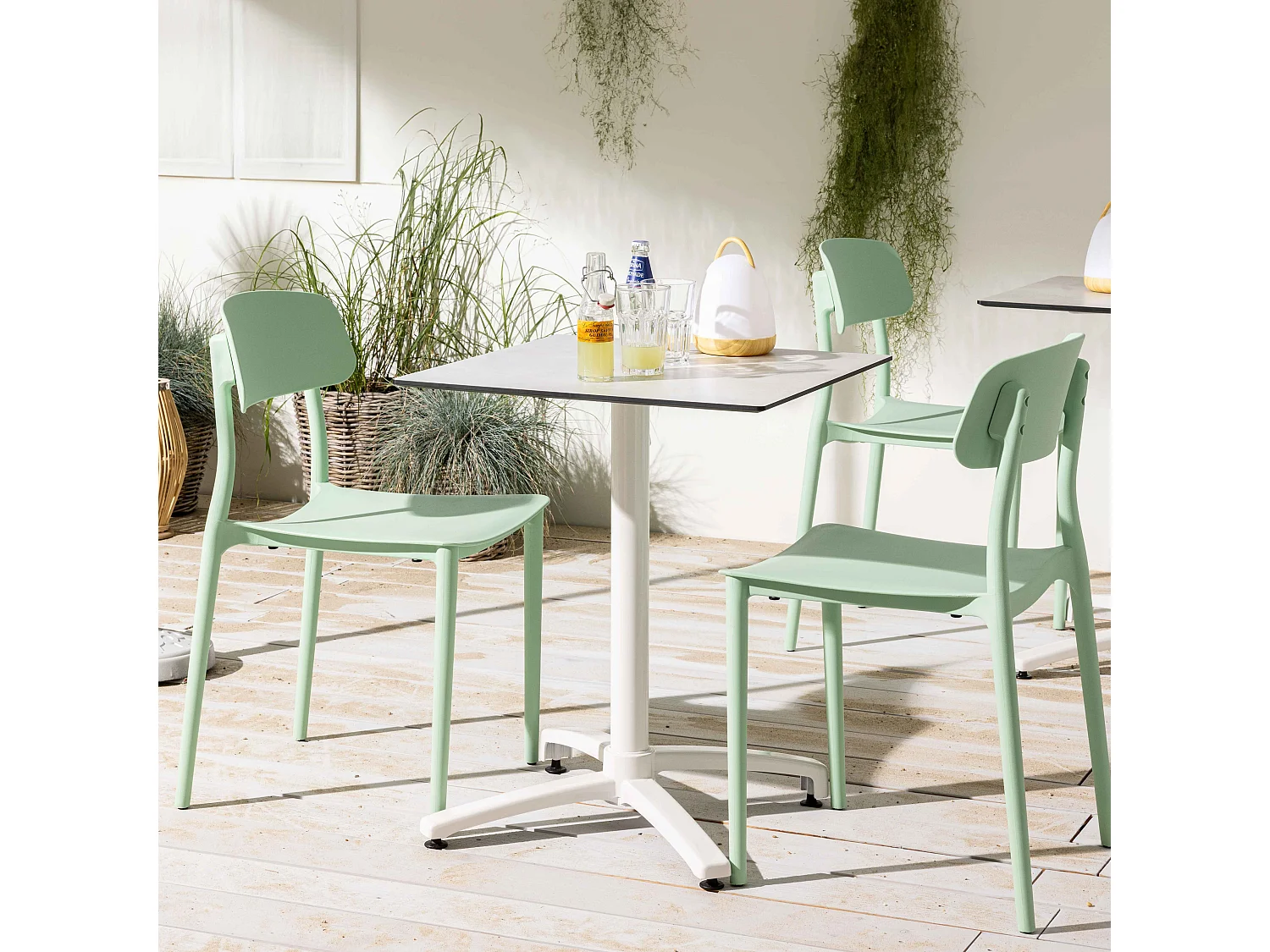 Table de terrasse 60 x 60 cm inclinable stratifié béton gris clair