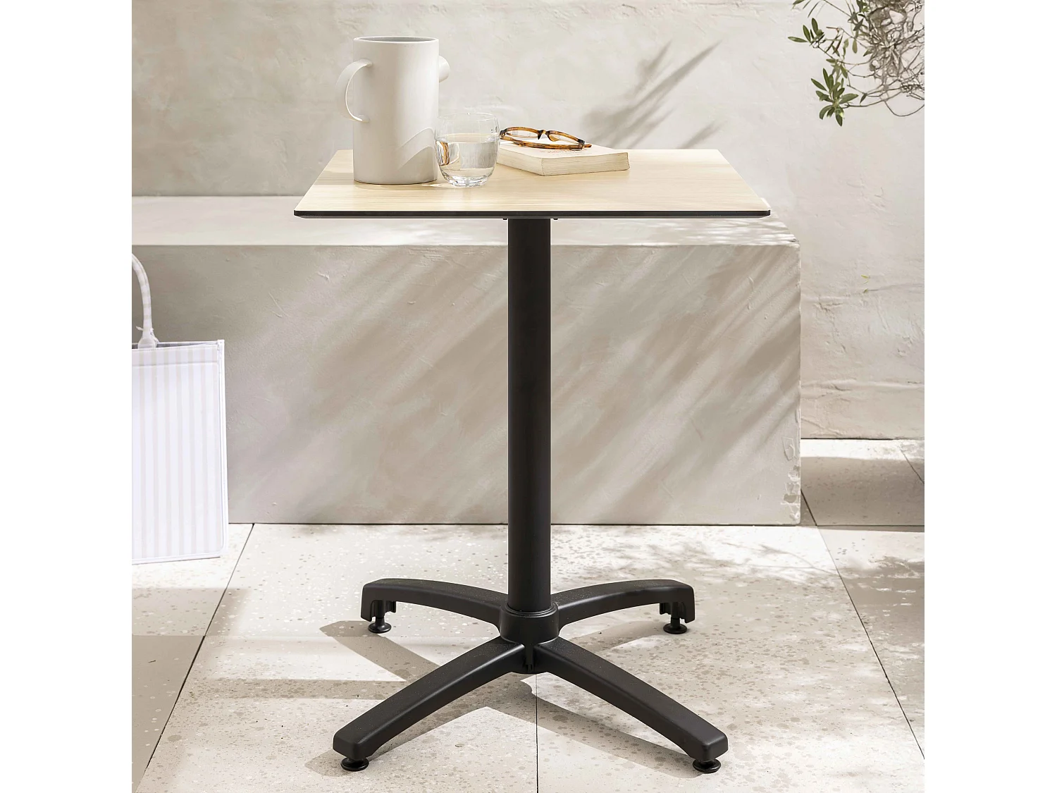 Tuintafel verstelbaar 60x60 cm, beton, afwerking natuurlijk eiken