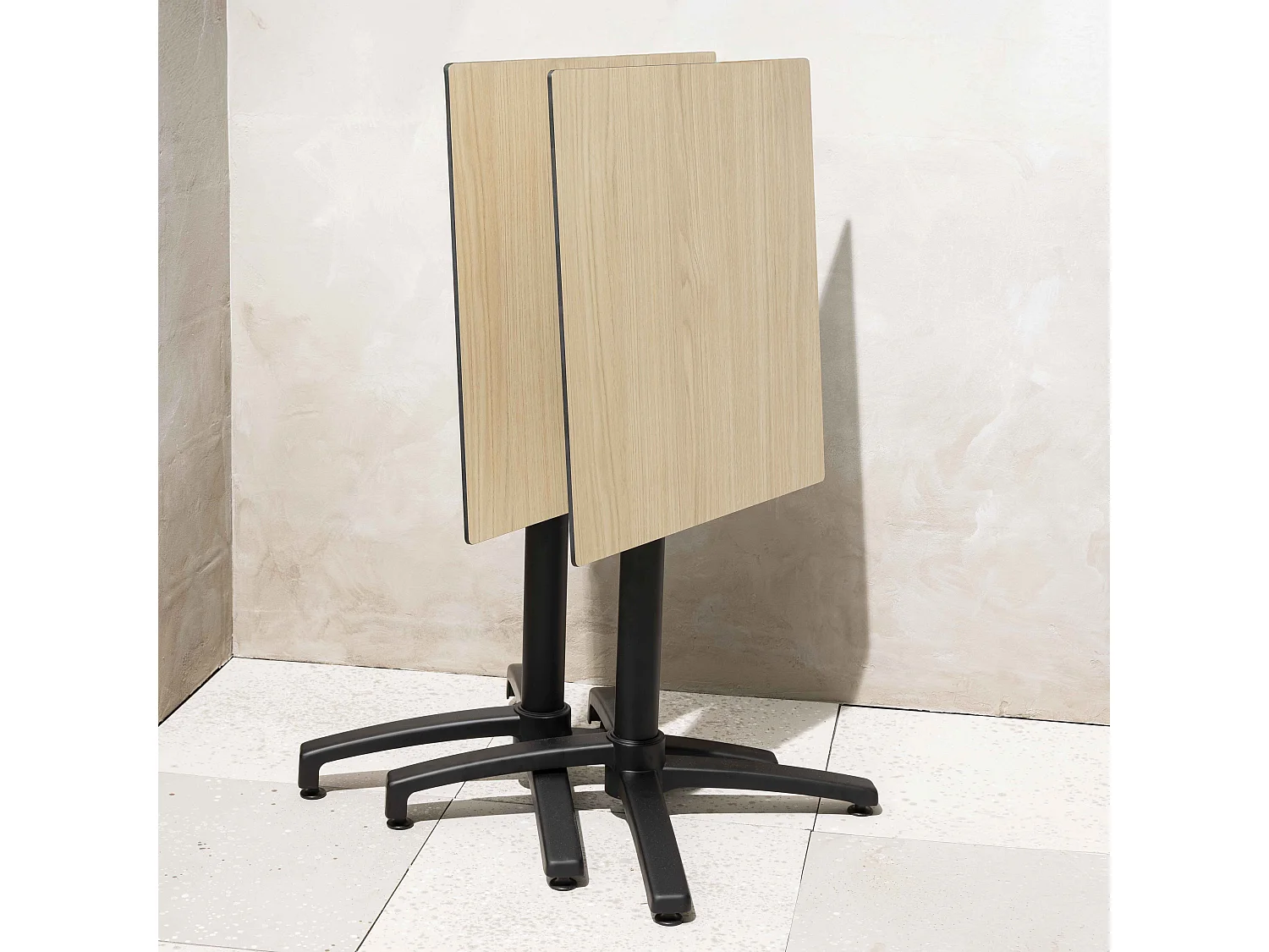 Table de terrasse 60 cm inclinable stratifié en beton chêne naturel