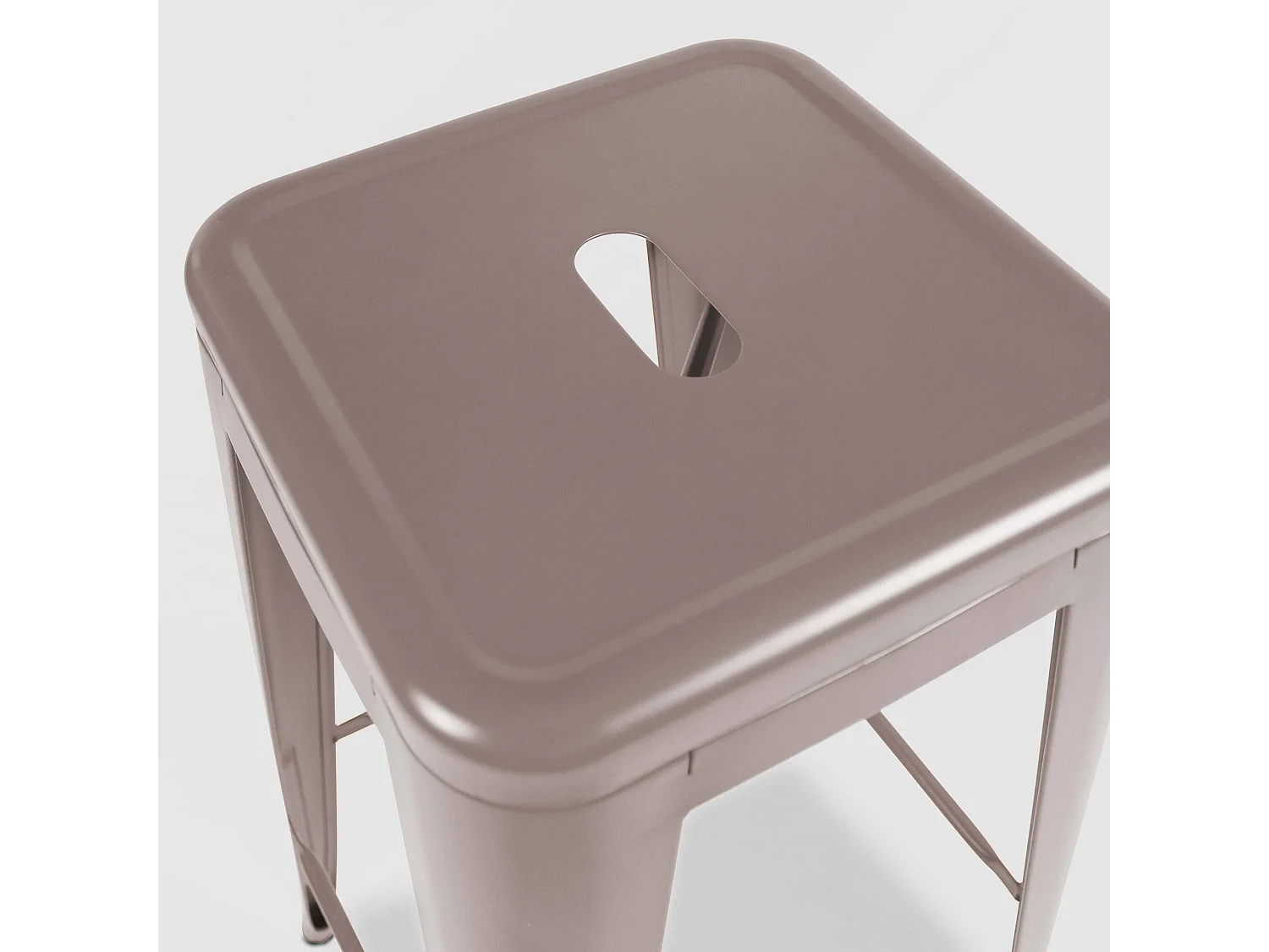 Tabouret de bar en métal mat taupe