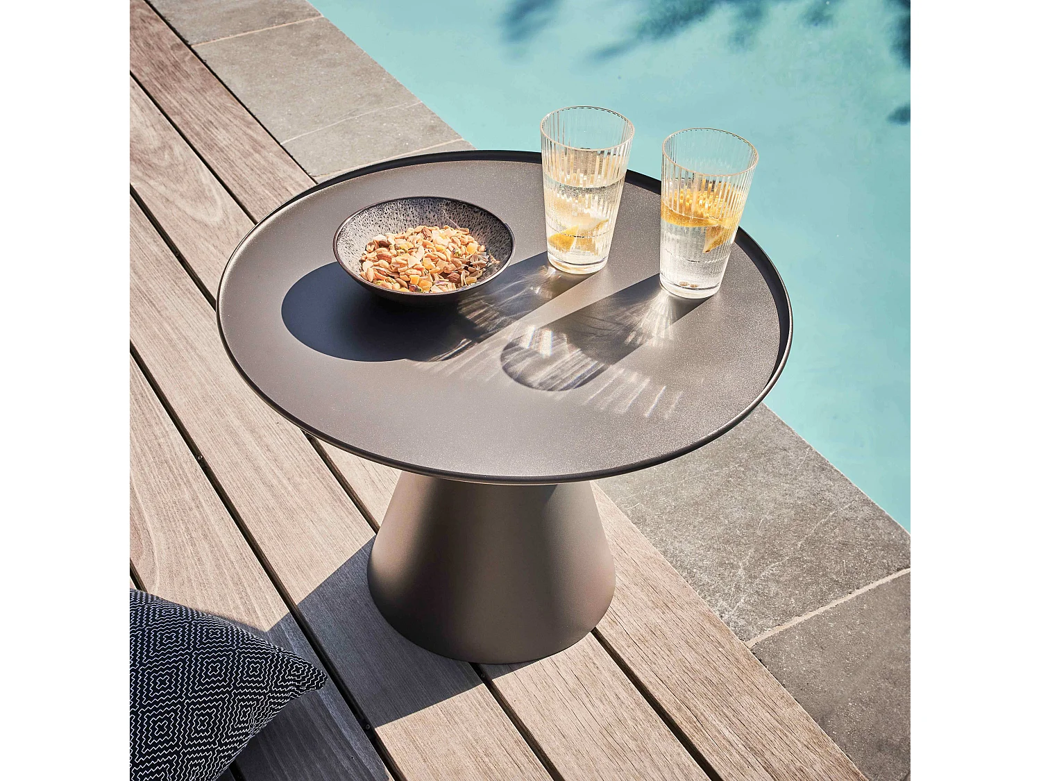 Table basse ronde 60 cm en acier gris anthracite Gomba