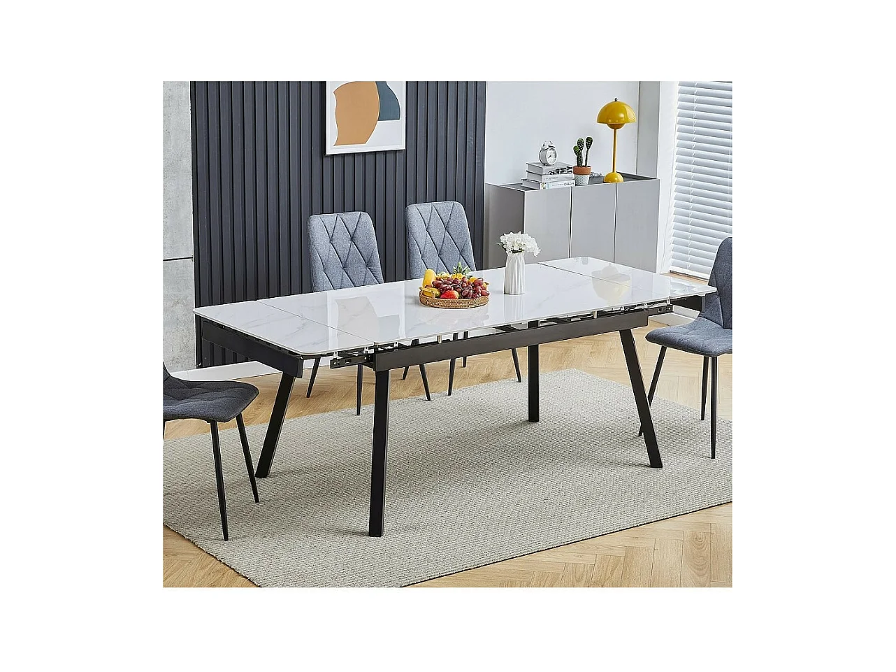 Tavolo di design allungabile Erick con piano effetto marmo e struttura nera