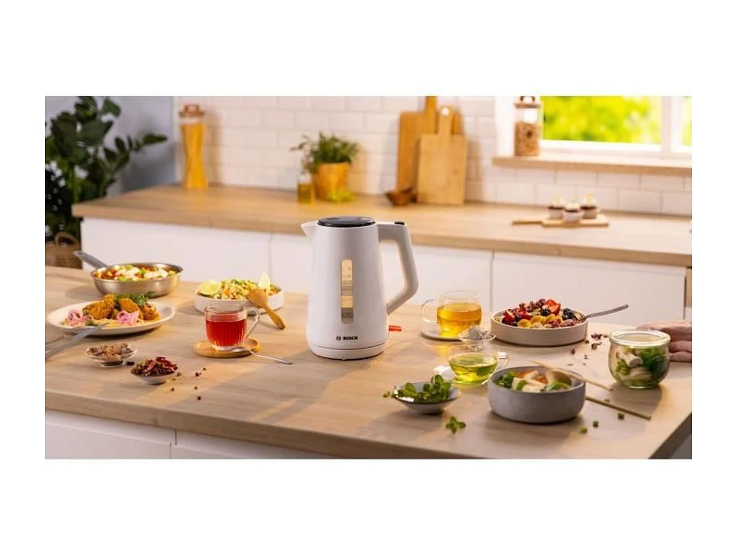 Hervidor MyMoment - Blanco 1,7 L - Base giratoria 360° - Almacenamiento del cable - 3 funciones de seguridad automáticas