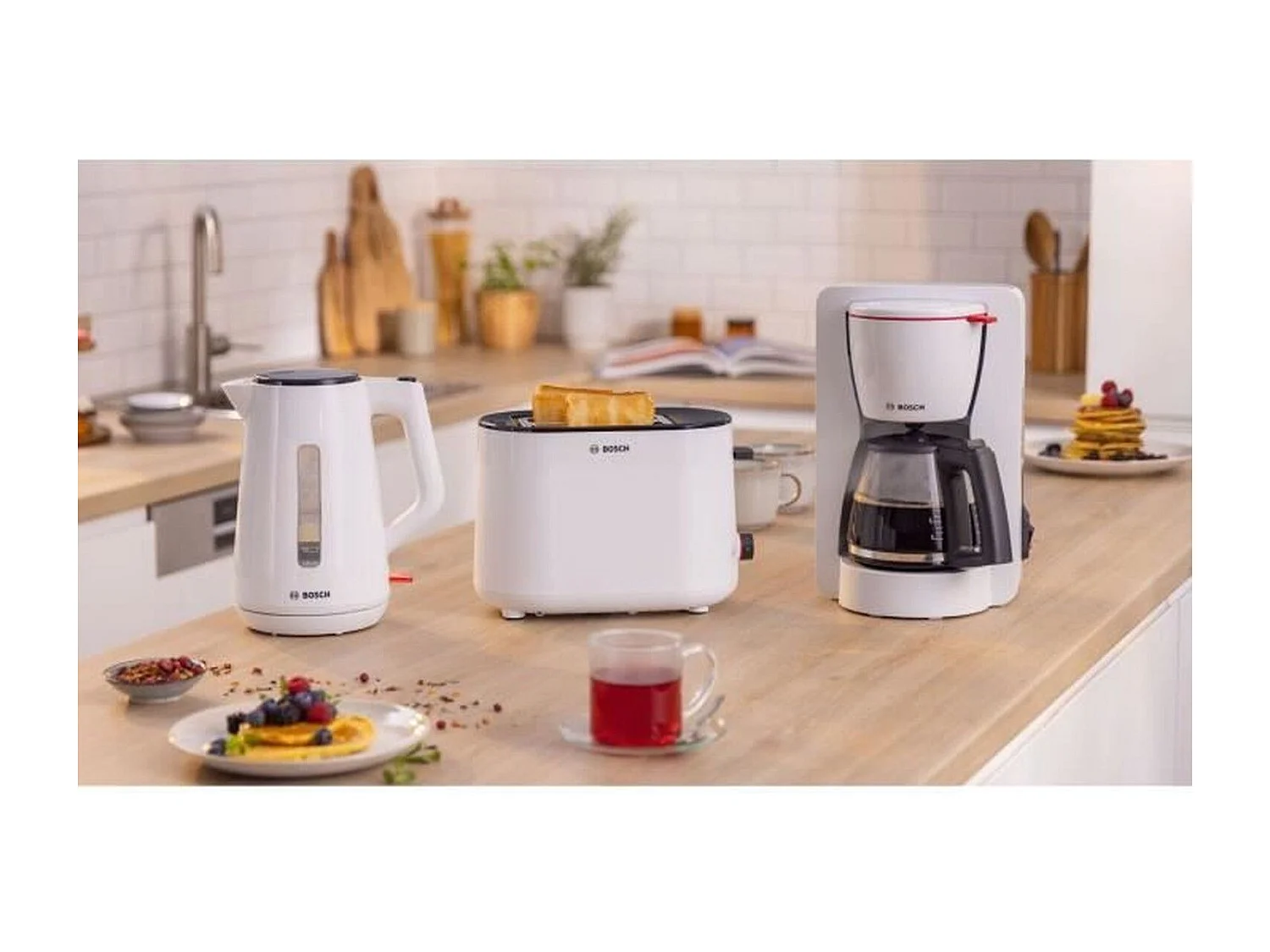 Hervidor MyMoment - Blanco 1,7 L - Base giratoria 360° - Almacenamiento del cable - 3 funciones de seguridad automáticas