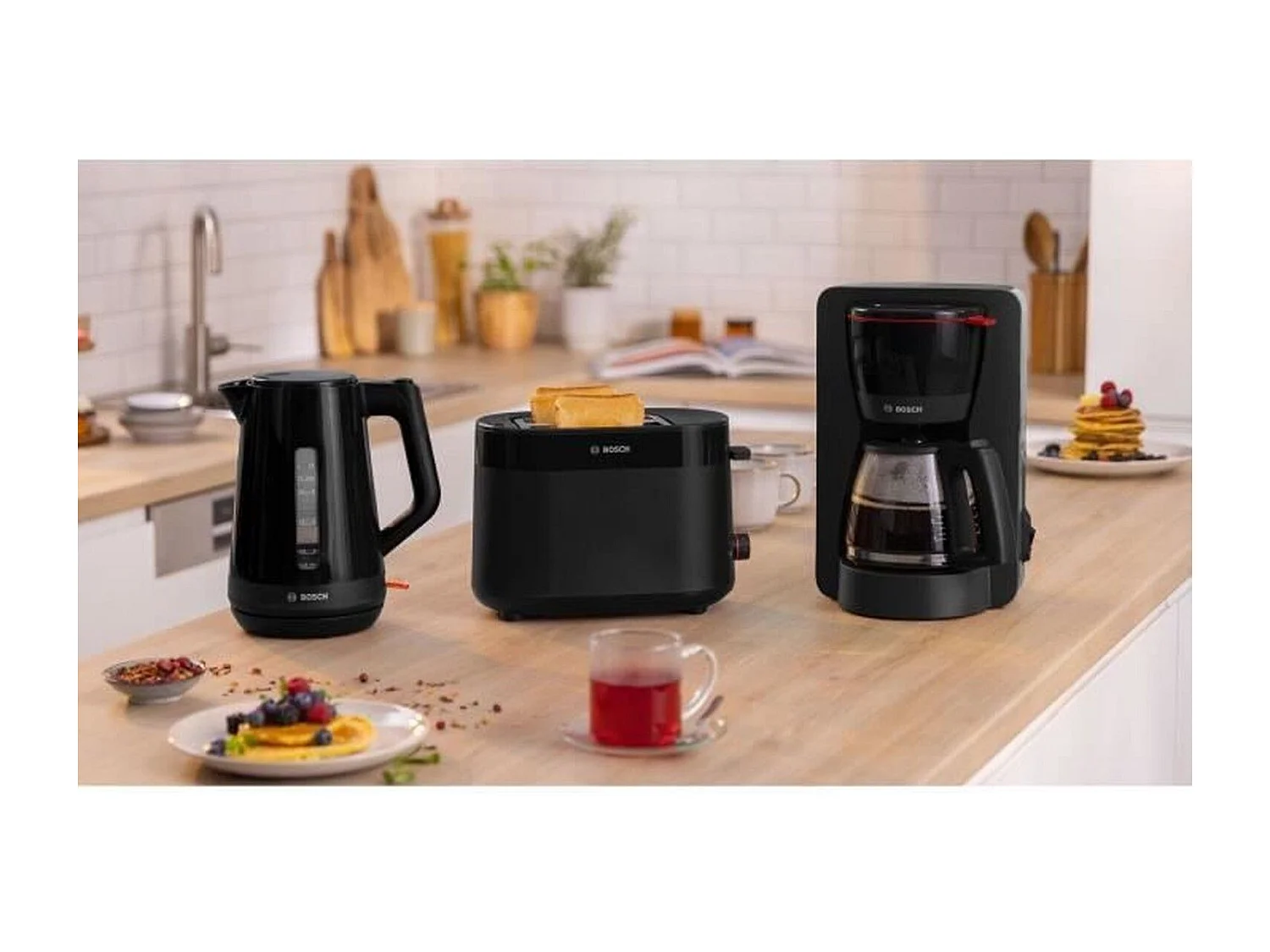 Hervidor MyMoment - Negro - Capacidad de 1,7 L - Base giratoria de 360° - Filtro antical