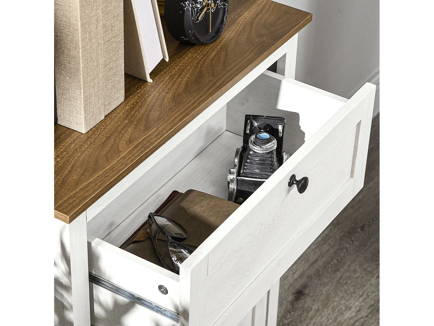 Buffet 2 portes étagère tiroir coulissant style rural chic façades portes à croisillons poignées métal noir blanc aspect bois