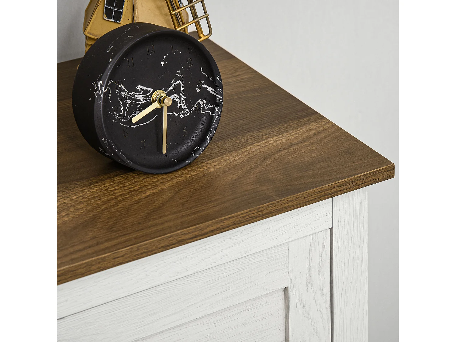 Buffet 2 portes étagère tiroir coulissant style rural chic façades portes à croisillons poignées métal noir blanc aspect bois