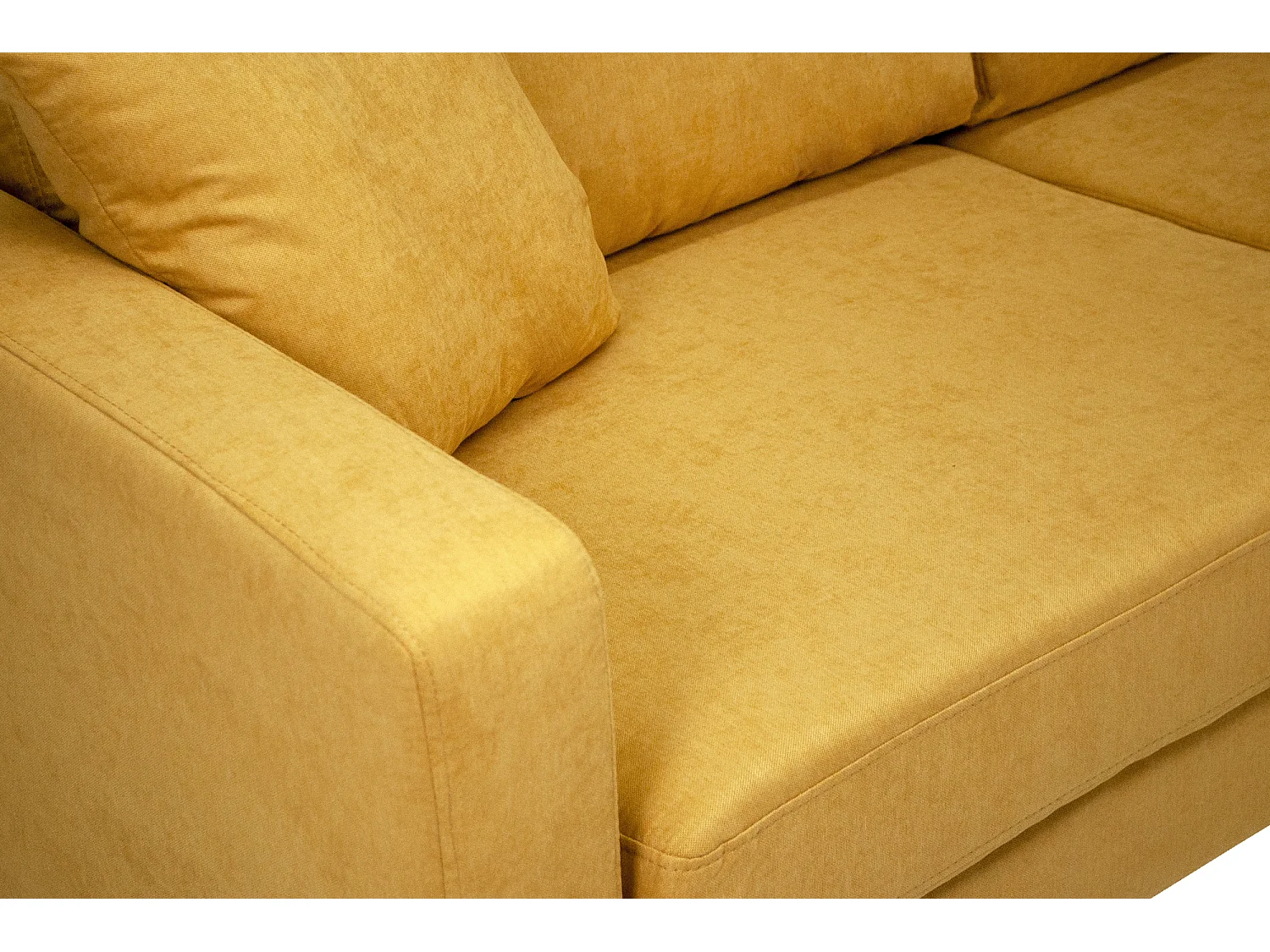 Divano 2 posti in tessuto vellutato giallo piedi in legno mod. Chloe